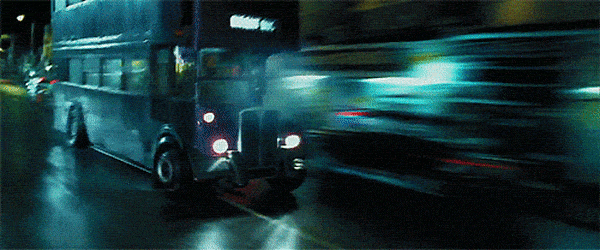 Harry Potter cruza Londres em meio a chacoalhões no Nôitibus Andante