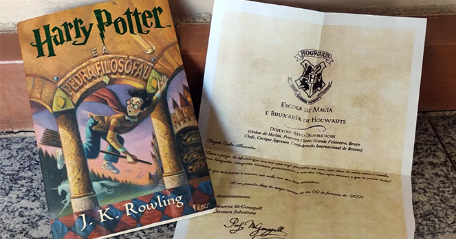 Após a adoção, Patrique deu ao filho Alexandre sua cópia de A Pedra Filosofal